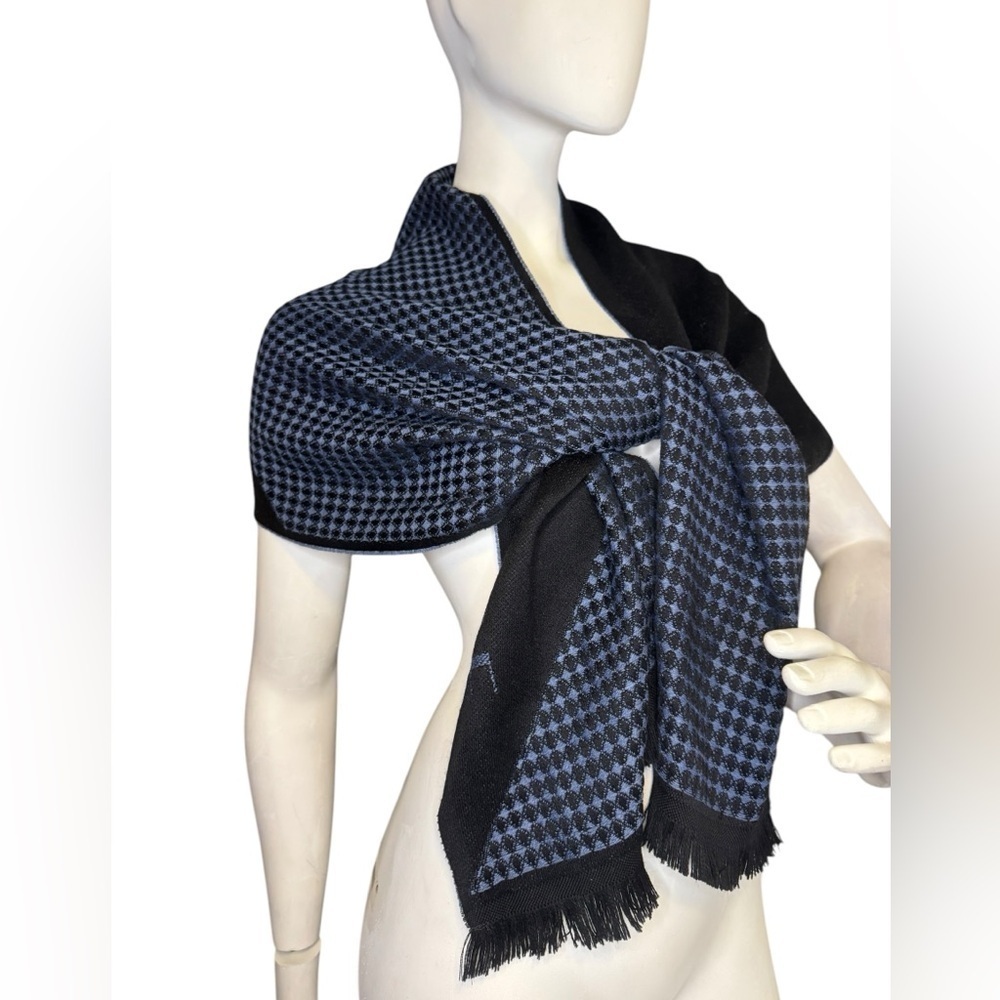 100% WOOL VERSACE 30X78 MEDUSA Black/Grey SCARF/SHAWL ITALY.